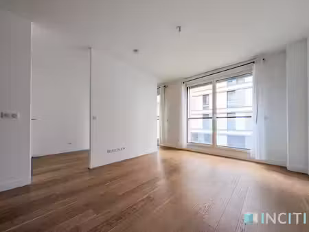 grand studio - issy cœur de ville – secteur mairie d'issy / corentin celton - séjour avec 
