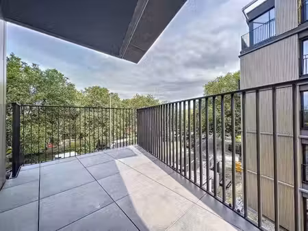splendide appartement moderne- 2chambres+terrasse & parking.