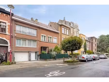 maison bel étage trois chambres à berchem-sainte-agathe