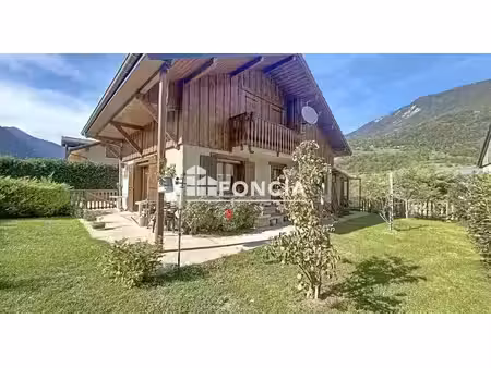 vente maison 5 pièces 95 m² à aigueblanche (73260)  380 000 €