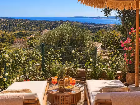 2 pièces magnifique vue mer
