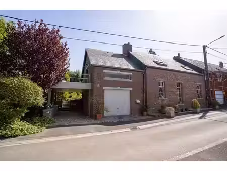 très belle maison trois façades rénovée