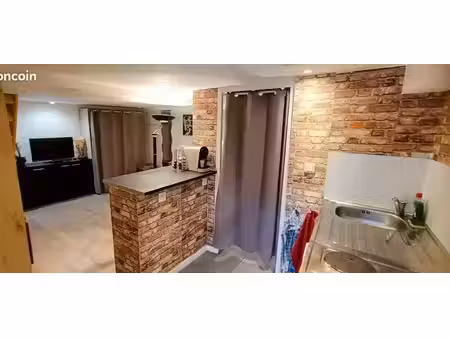 location appartement 1 pièce 25 m² à fontenay-le-comte (85200)