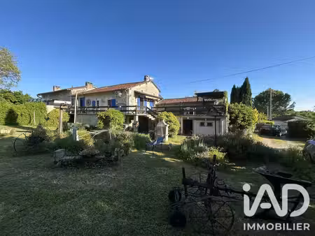 maison de village à juignac (16190)