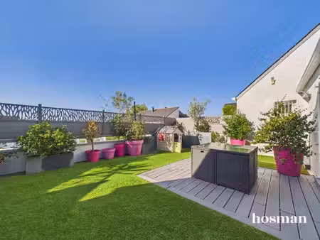 appartement duplex t3bis de 111m2 au sol et 84m2 en carrez - terrasse et garage - avenue a