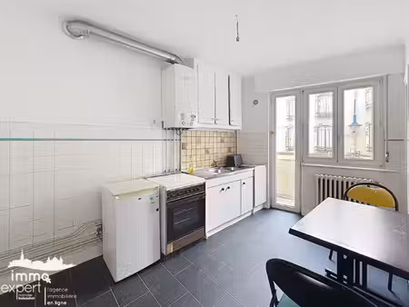 appartement 2 pièces avec balcon centre-ville de mirecourt