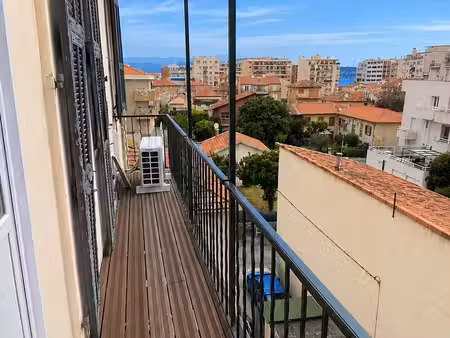 location etudiante - proche mer / tram / commerces