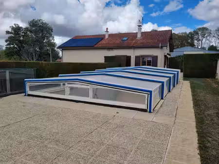 maison familiale t8 avec 6 chambres  piscine de 10x5m et jar