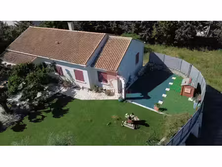 saint-jean-de-vedas . villa de plain pied de type t5 de 168m