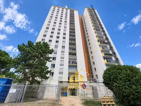 cenon-palmer : un t2 lumineux d'environ 50 m²  parking et cave inclus
