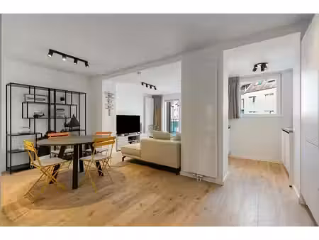 appartement prêt à emménager à deux pas de la grand-place...
