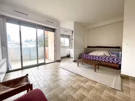 studio avec balcon + parking déjà loué !