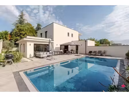 maison moderne 6 pièces avec piscine à jonage