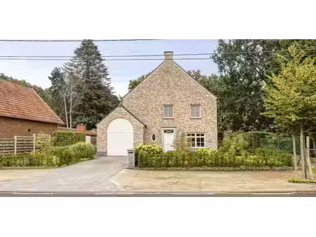 villa de 232 m² avec jardin et potentiel d’aménagement
