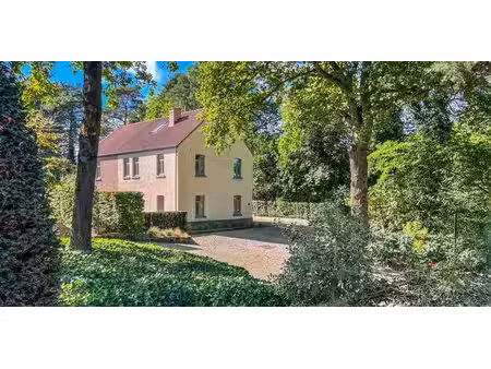 maison à louer à limal pour € 2.200 avec 3 chambres à coucher