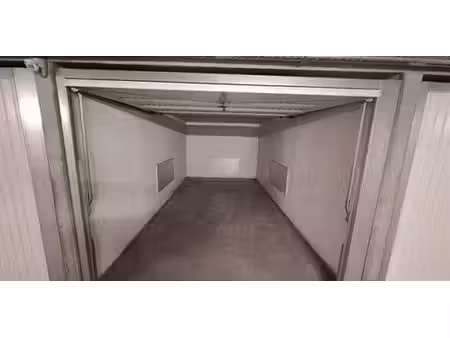 garage à louer à middelkerke pour € 167