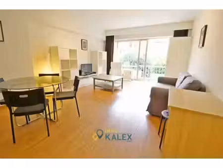 appartement à louer à avenue de la renaissance 52 bruxelles (vwd18834)