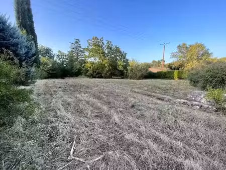 vente terrain 1715 m² à draguignan (83300)  298 900 €