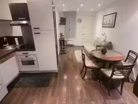 location meublée appartement 2 pièces 42 m² à courbevoie (92400)  1 450 €