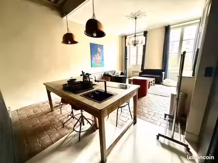 location meublée appartement 4 pièces 56 m² à lyon 2ème (69002)  700 €