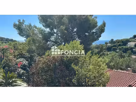 t2 rez de jardin vue mer