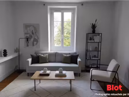 a vendre chez blot immobilier – nantes toutes aides appartement t1 au dernier étage.