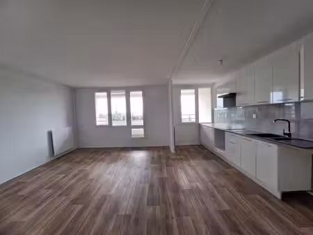 trappes centre – appartement t3 rénové avec balcon – proche gare