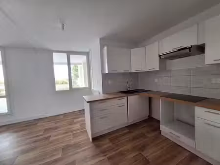 trappes centre – appartement t3 rénové avec balcon – proche gare