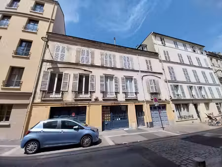 a deux pas du chateau de versailles