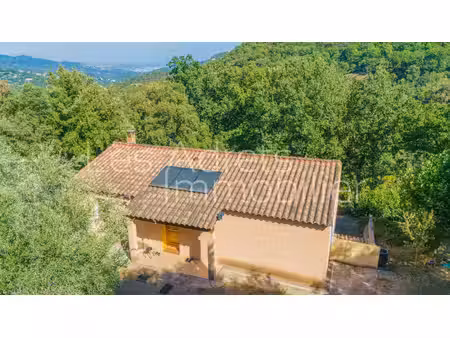 maison au calme avec 4 chambres  grand terrain et superbe potentiel