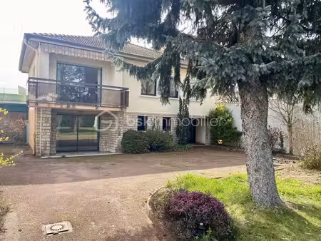 maison à fort potentiel sur sainte-foy-lès-lyon