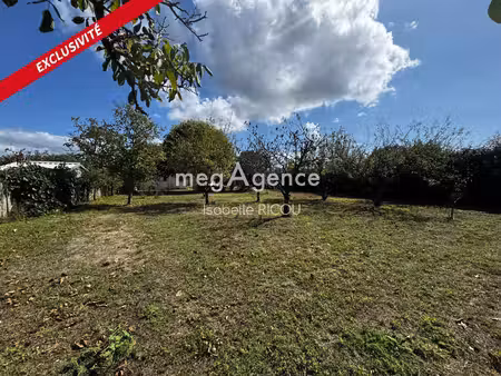 dolus d'oleron (17550)  terrain a batir de 721m²