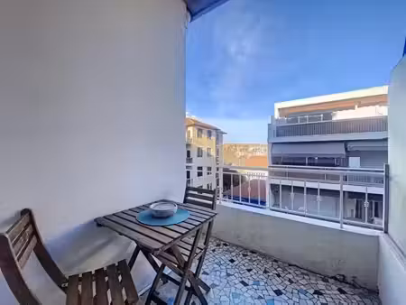 location appartement 2 pièces 40 m² à juan les pins (06160)  895 €
