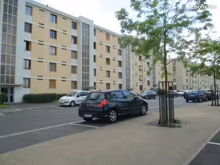 f3 ds résidence  proche joué centre et 2 lions