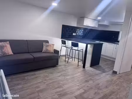 studio cosy 22m2 - 7 min à pied de la gare rer