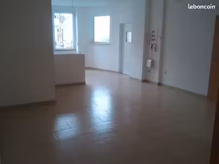 loue f4 stiring très lumineux