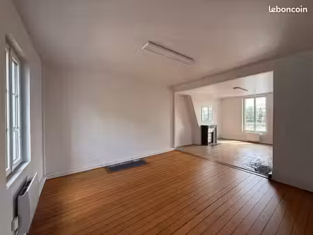 bureau à louer de 100 à 245m2 à 20m de la gare de meaux