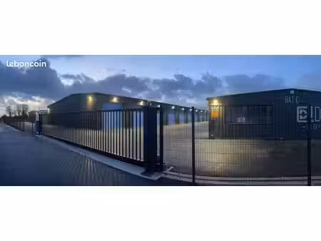 box de 49 m2 à louer