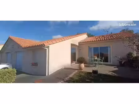 maison a louer au puy st bonnet