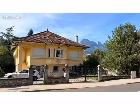 belle et grande maison de 6 chambres entre grenoble et crolles