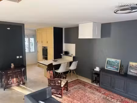 maison mitoyenne en duplex à louer