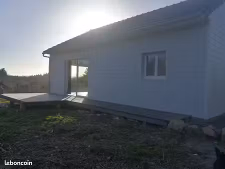 maison neuve (seconde location)  70m2  non meublée  jardin 1800m2