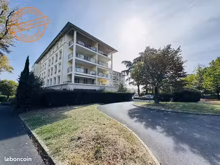 studio 1 pièce 28 m²