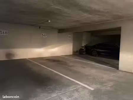 parking à louer paris porte de saint cloud av de versailles 17 m2