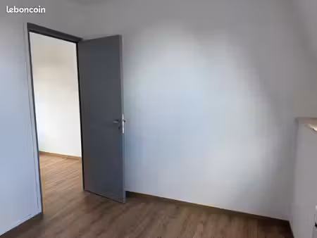 maison mitoyenne secteur calme 2 à 3 chambres