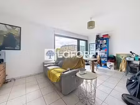 location appartement 3 pièces à parthenay (79200) : à louer 3 pièces / 65m² parthenay