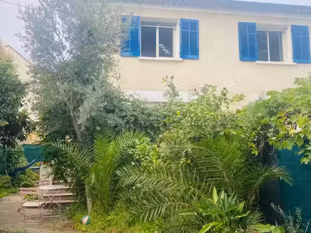 location appartement 4 pièces 81 m² à hyères (83400)