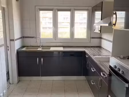 location appartement 2 pièces 57 m² à vénissieux (69200)