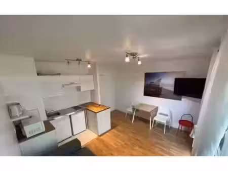 location meublée appartement 3 pièces 65 m² à melun (77000)  600 €
