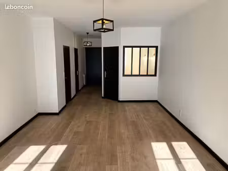 grand 2 pièces avec bureau